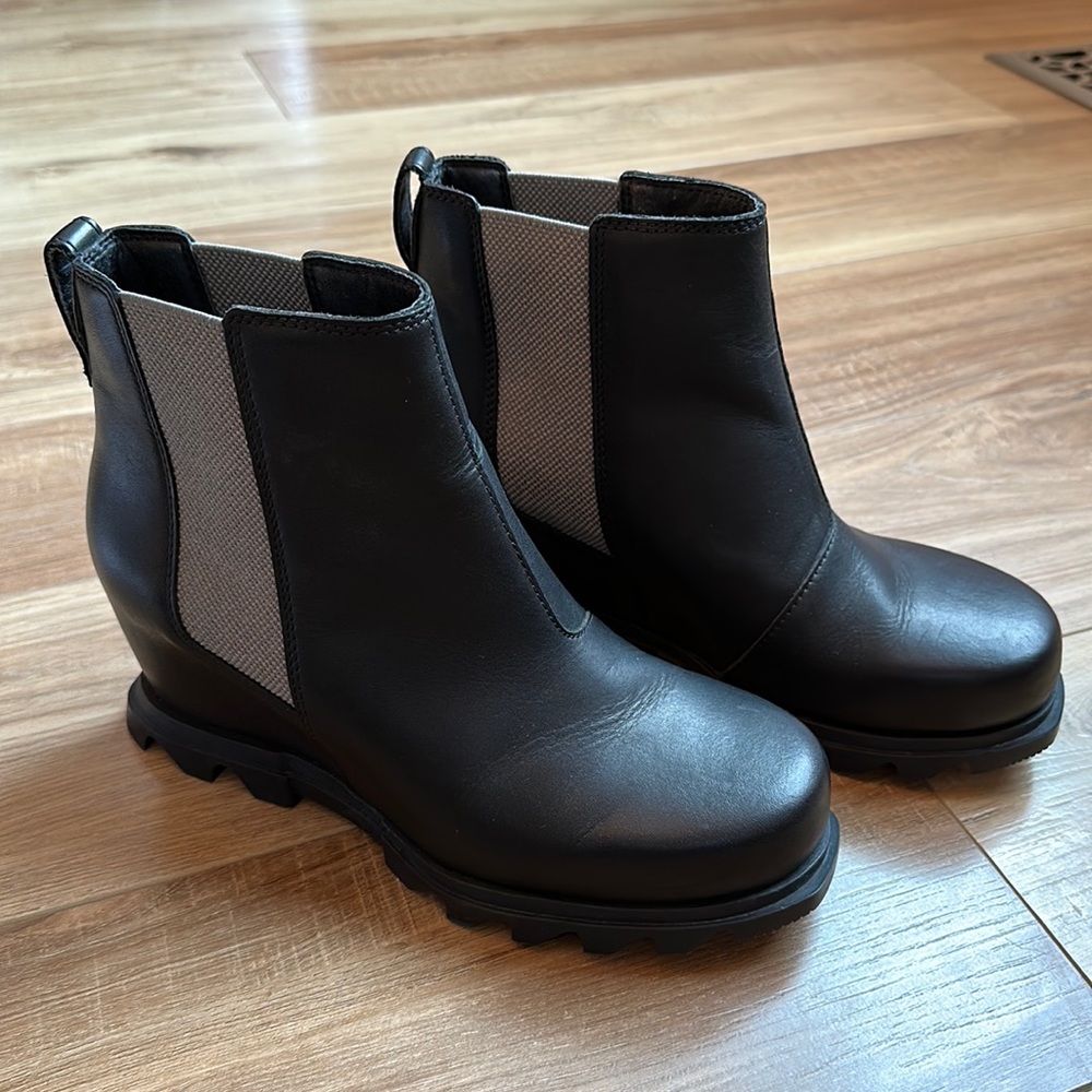 Sorel Joan of Arctic III Waterproof Wedge Chelsea Boot, Black/gray Women’s 8.5